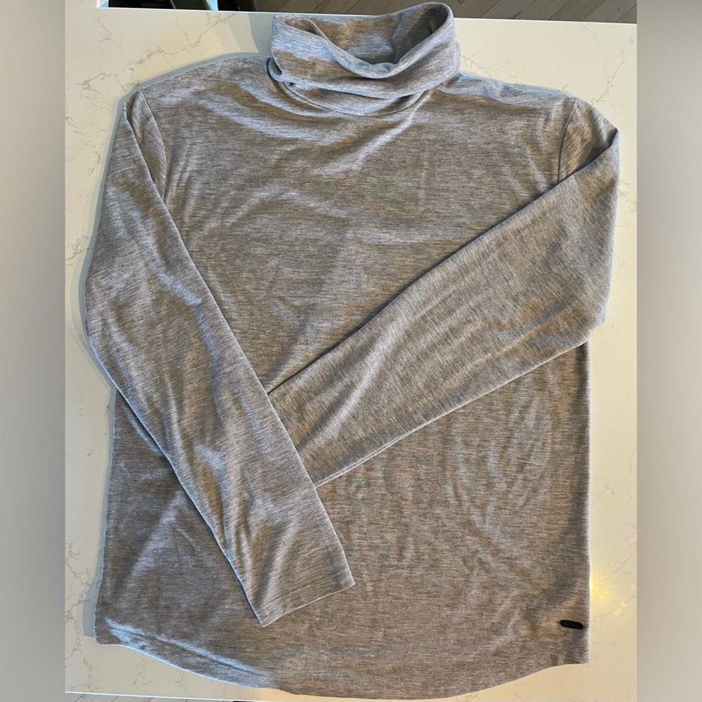 ROOTS Turtleneck Sweater Like New